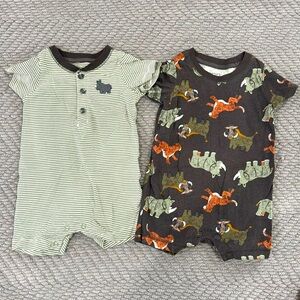 👶🏼🦏Lot of 2 Carters Baby Onesies Safari Zoo Rhino Warthog Twins 9mo EUC